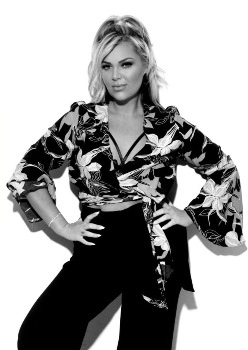 A Night with <a href="/staceyleesinger/">Stacey Lee cuddy</a> at Down Hall...

This event taking place on Sunday 27th September with powerhouse singer Stacey Lee now includes a fantastic residential option!

bit.ly/33NDFwL  

#event #entertainment #luxurydining #prosecco #overnightstay #countryside