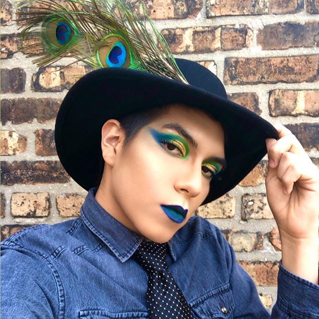 Just uploading old photos since i cant use makeup right now 😓🦚