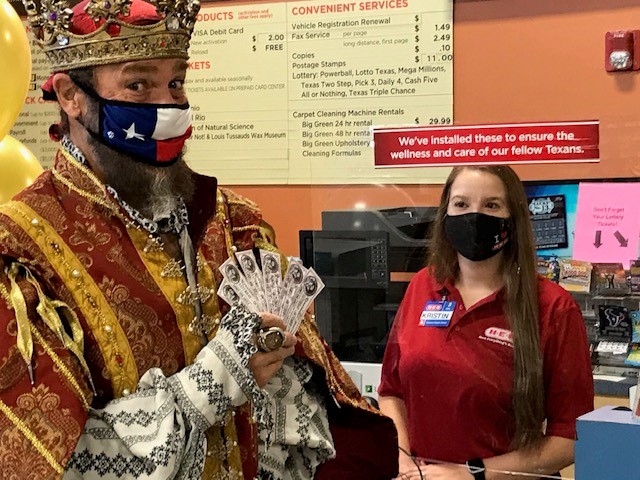 fields_new's tweet photo. The King of the Festival recently visited the Tomball @HEB store to purchase his discount date specific tickets at the Business Center! The festival opens Oct. 3 and runs through Nov. 29. Saturdays, Sundays &amp; Thanksgiving Friday! Kids 12 &amp; under free on Sunday! #TexRenFest #HEB https://t.co/0c4j33rmab