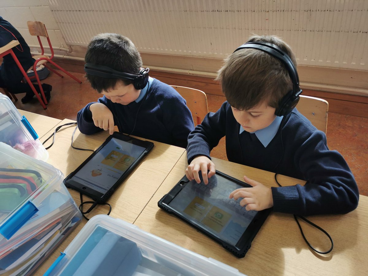 MsKane1stclass's tweet photo. Today we started #spellingsforme in room 4. We can't wait for spellings tomorrow morning! #individualspellinglists #spellingsmadefun https://t.co/3tsla5oEyL
