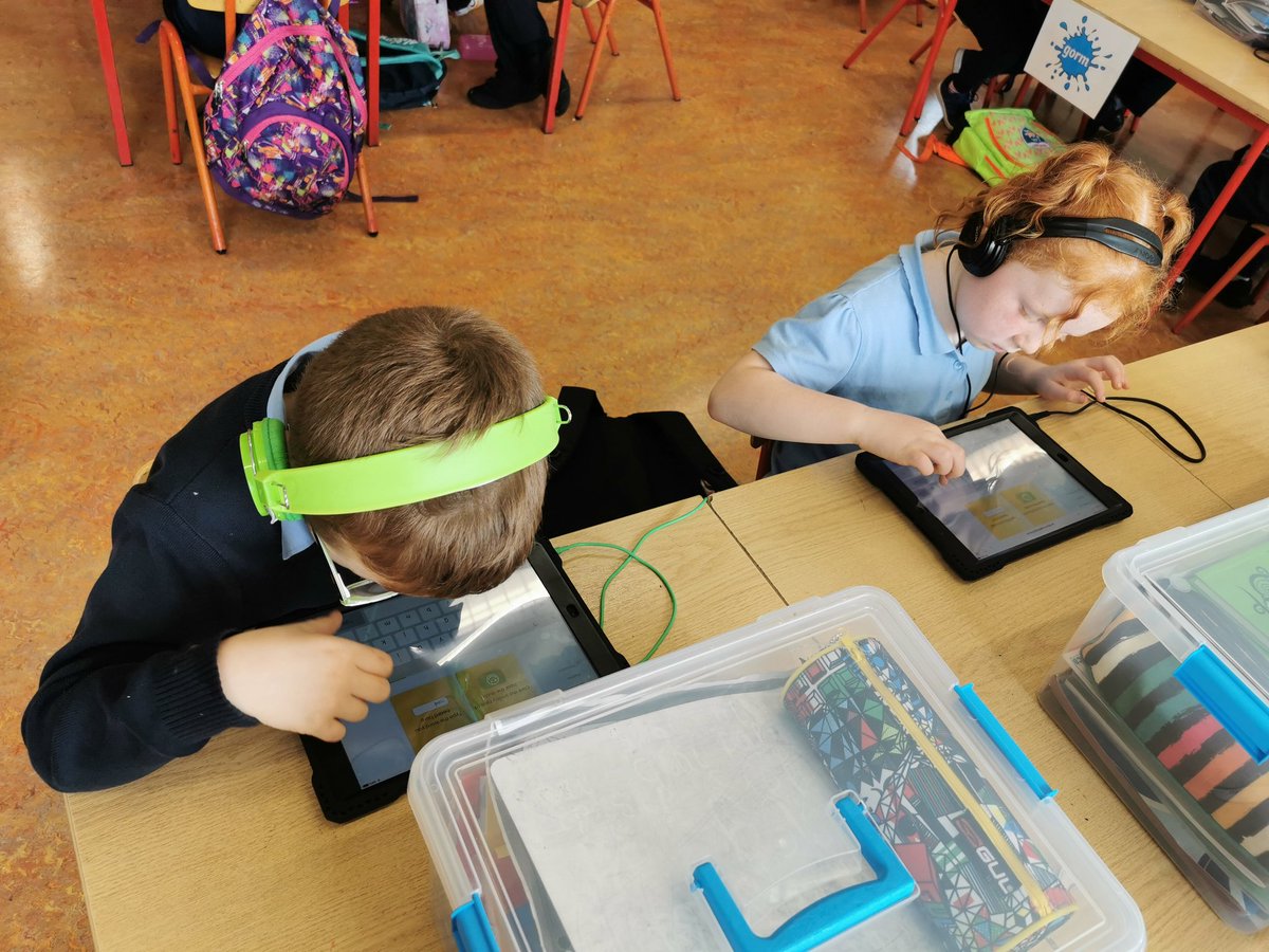 MsKane1stclass's tweet photo. Today we started #spellingsforme in room 4. We can't wait for spellings tomorrow morning! #individualspellinglists #spellingsmadefun https://t.co/3tsla5oEyL