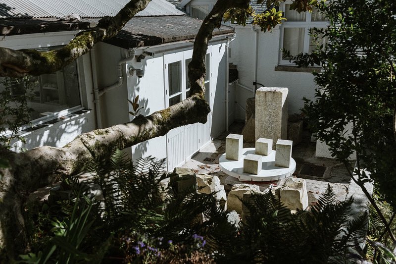 Tate_StIves's tweet photo. 'Finding Trewyn Studio was a sort of magic’, wrote Barbara Hepworth. ‘Here was a studio, a yard and garden where I could work in open air and space'.

#OnThisDay in 1949, Barbara Hepworth secured Trewyn Studio, St Ives at auction, she lived &amp; worked there to her death in 1975. https://t.co/vYm56WGJlm