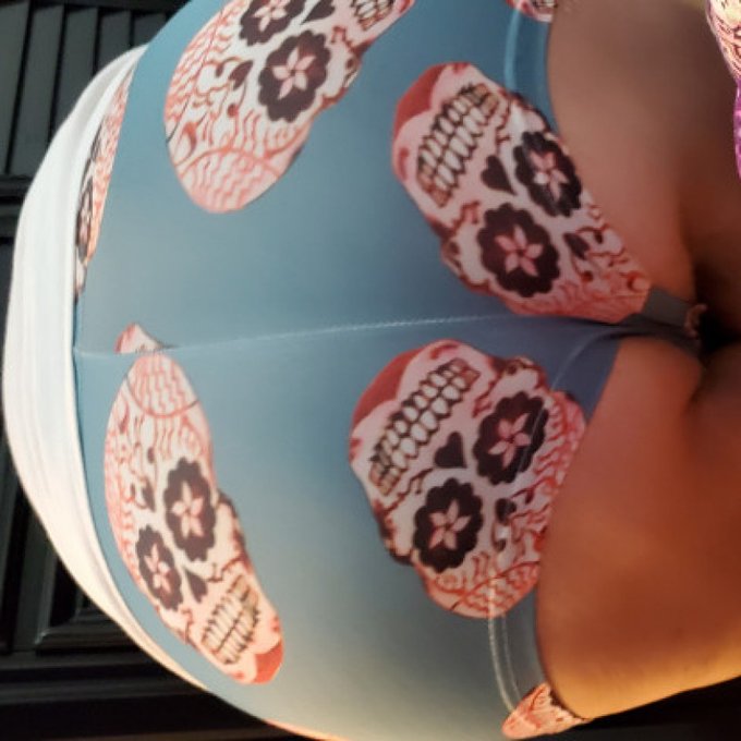 Dirty silky skull shorts by @SoyumiSweets https://t.co/1kF7MgkF24 Find it on #ManyVids! https://t.co