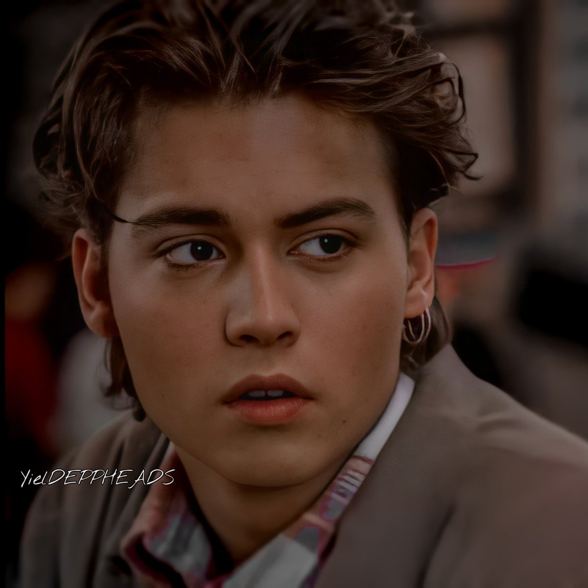 𝑱𝒐𝒉𝒏𝒏𝒚 𝑫𝒆𝒑𝒑 𝑨𝒔 𝑻𝒐𝒎 𝑯𝒂𝒏𝒔𝒐𝒏 𝑰𝒏 𝟐𝟏  𝑱𝒖𝒎𝒑𝒔𝒕𝒓𝒆𝒆𝒕 𝑺𝒆𝒓𝒊𝒆𝒔 𝟏𝟗𝟖𝟕.✨😍 #JohnnyDepp #21jumpstreet, image size:1200x1200