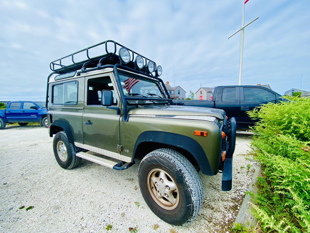 Some go for whaling, scallops or even lighthouses. But last wk, we went for the classics (and of course, the food...). Our 1st ever Nantucket Scavenger Hunt: Land Rovers. Really liked seeing people utilize these on the island for adventuring + enjoyed the instagram.com/p/CFNJo0zH_pn/…
