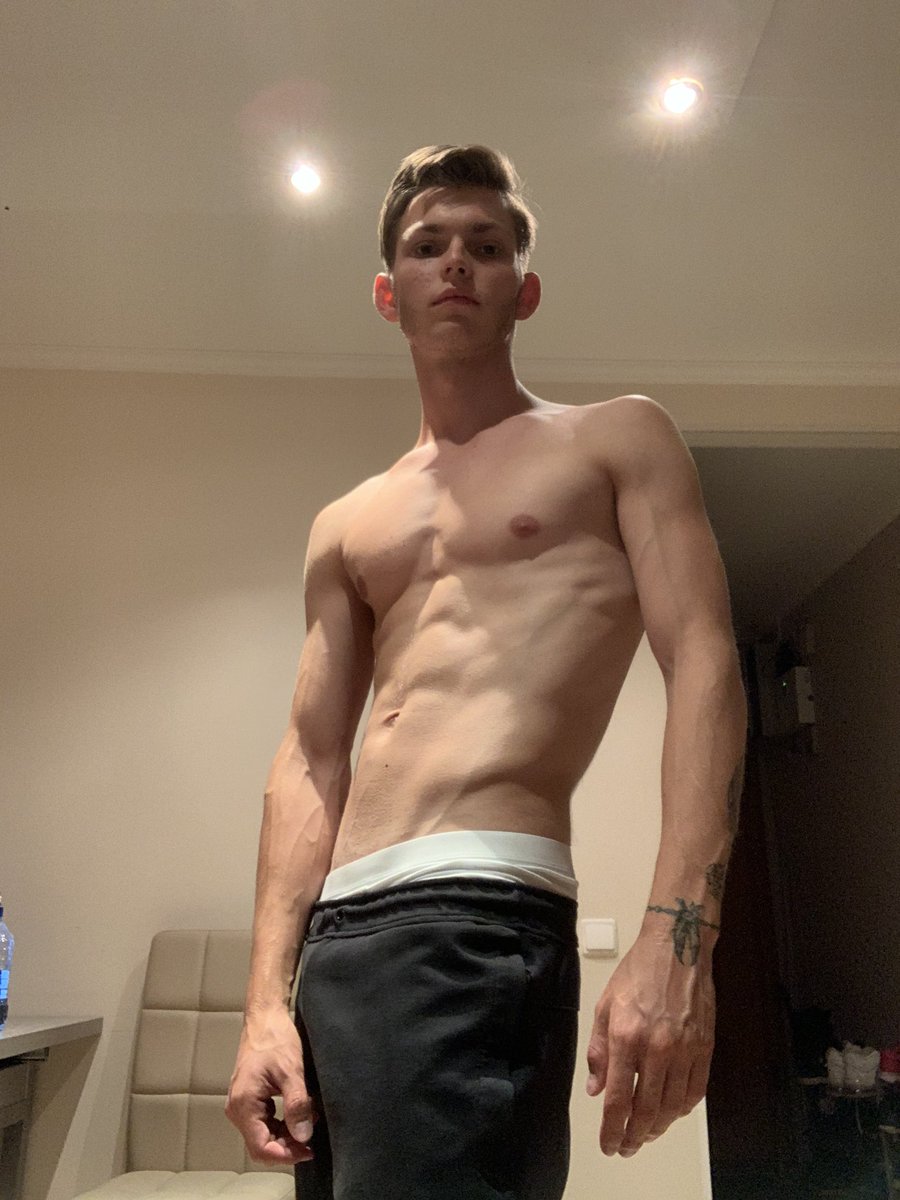 Logan98elite on X: Tommy Gold is ONLINE NOW! All for you watch his live  show at: t.co8qYXN8ShWZ and have fun guys! Follow his ONLYFANS:  t.coZe7e4KgNB8 Follow his INSTAGRAM: t.co85SZyGZ4Sj  Follow his twitter: @