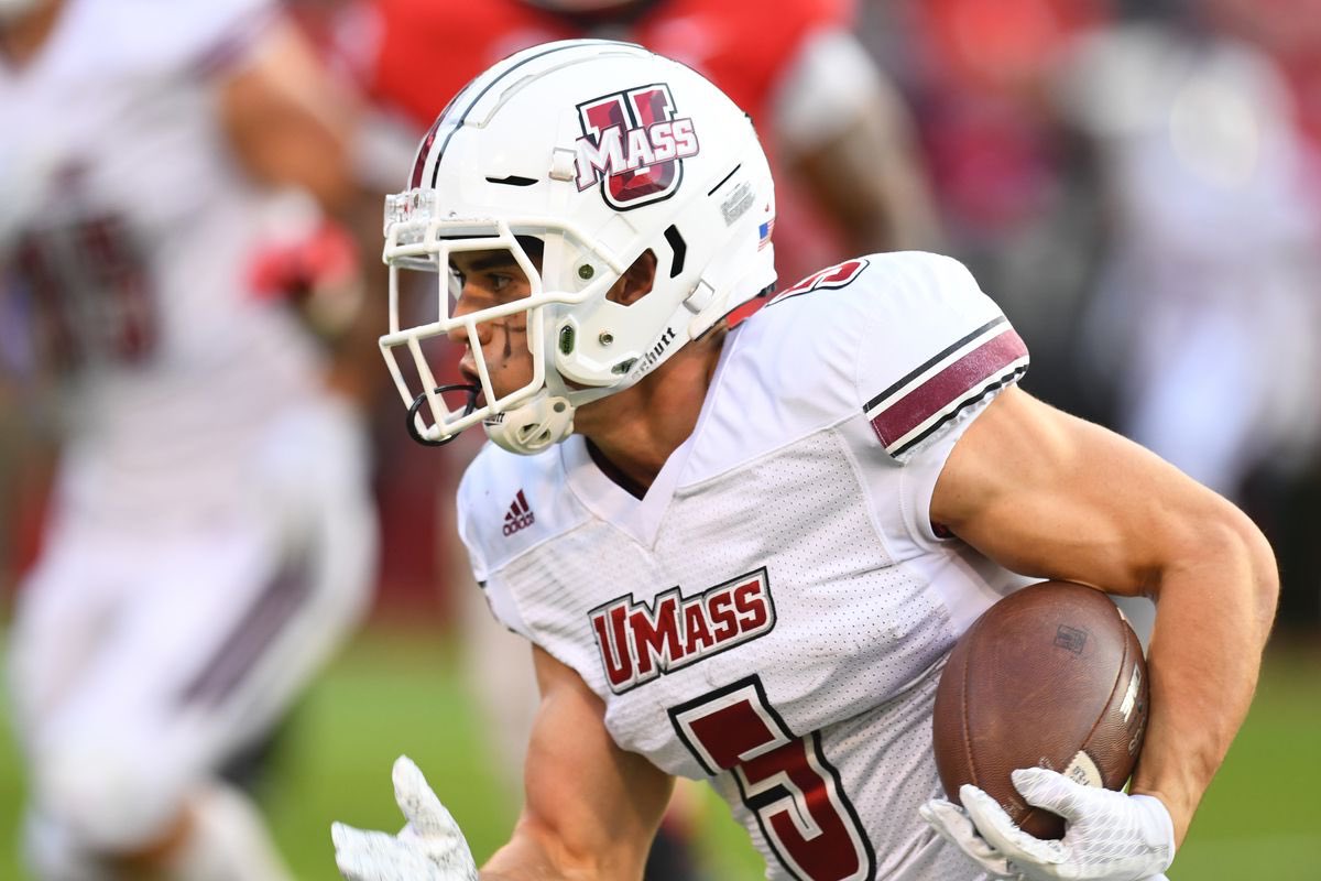 CarterScudo's tweet photo. I’d like to thank @CoachJimJackson and @coachwaltbell for giving me the opportunity to play football at UMASS as a PWO. I’d also like to thank my family, coaches and teammates for helping me on this journey!!! @Coacholson2 @MHSCoachO #gominutemen https://t.co/h7heUrZMUQ