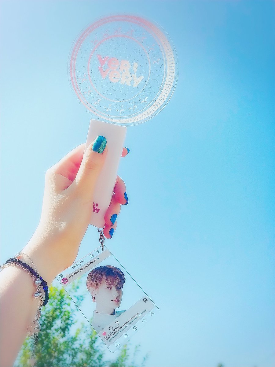 nogoodforyoo's tweet photo. 고생많았어요 우리 감전 요정들~~ 내 가수여서 너무 좋다~♡ 난 항상 벨벨 덕분에 행복해요!!
앞으로도 오래오래 같이 가자~ 아프지말고 행복하시길 바라 ♡
내 인생에 빛나줘서 고마워요!! ♡
#VERIVERY #VERRERJAPAN #FACEYOU https://t.co/EIvbHsObrz