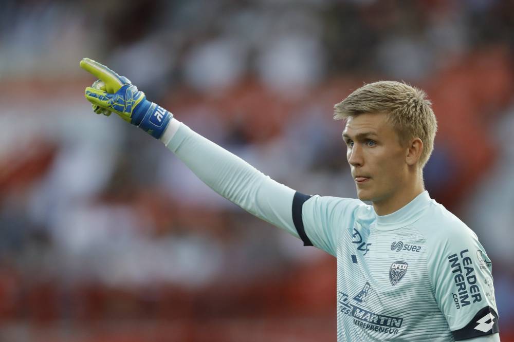 #AFC | I spoke to Icelandic Pundit  @hjorvarhaflida about Arsenal target Rúnar Alex Rúnarsson earlier today.Below is a thread on what he had to say about the 25-year-old Goalkeeper 