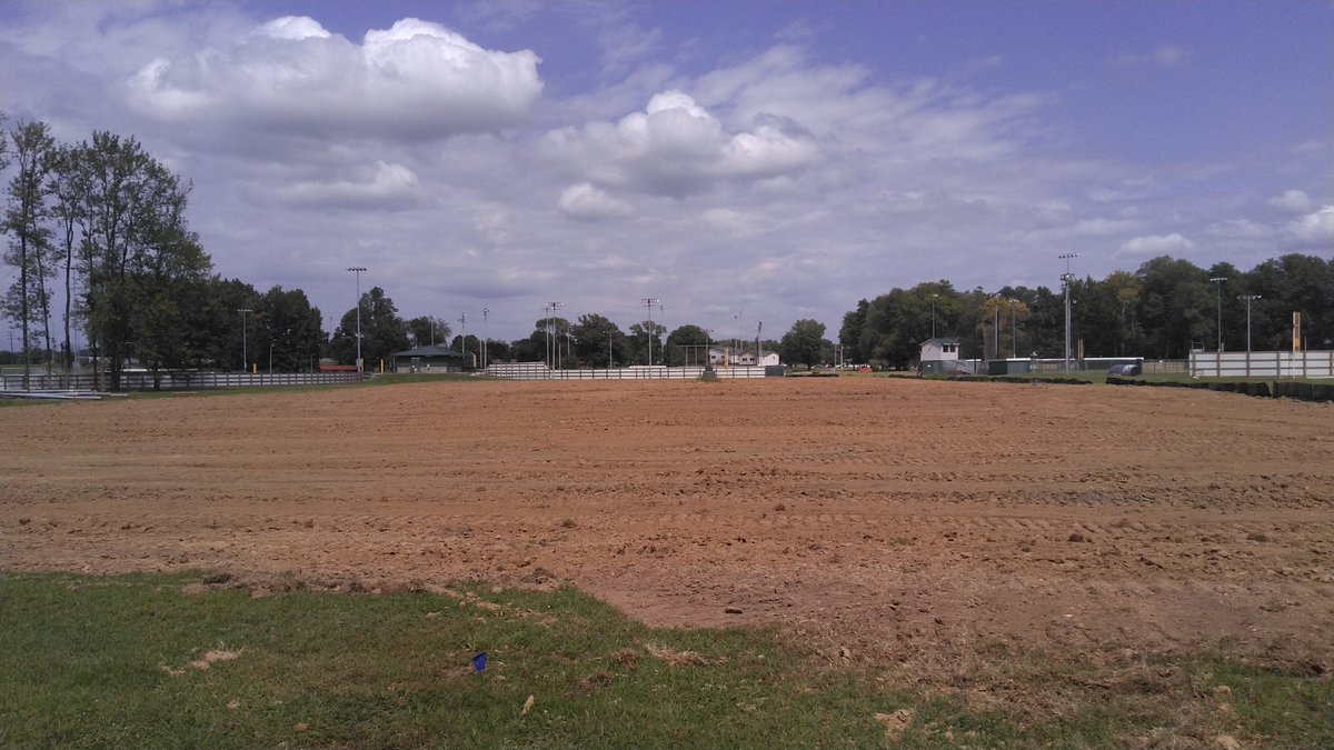 UCSPORTSTURF's tweet photo. Rough grading nearing completion on Field 4 & 5 Renovation #TriTurf https://t.co/gxAulD3aPU