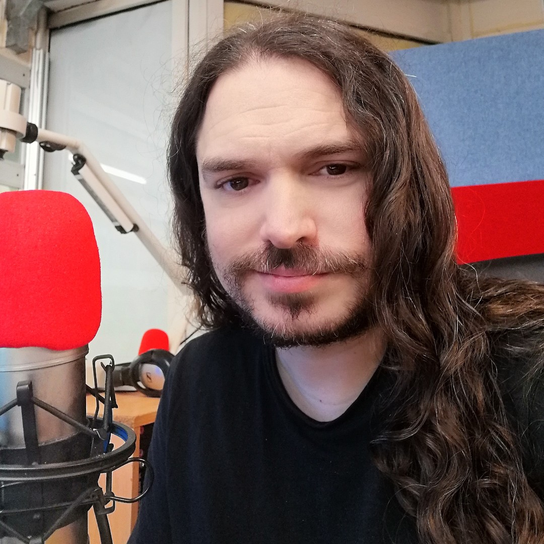 #GatewayToRock on at 7pm with <a href="/AriGTRock/">Aris</a>. Dont miss tonights headbanging show! Going old school tonight with a sprinkle of new releases by <a href="/acefrehIey/">el 🪩🚗</a> and <a href="/BlackSwampWater/">Black Swamp Water</a>! Tune in on the best rock show in #Essex tonight! #RockRadio #Basildon