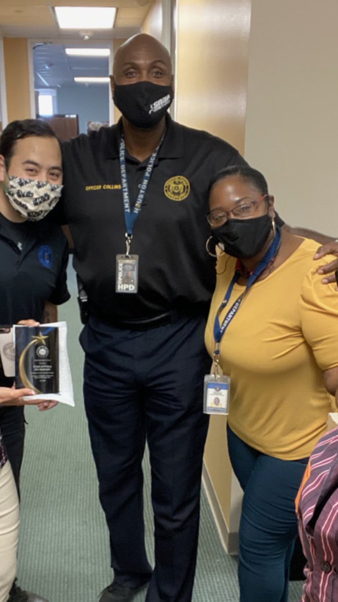 RaulCollins16's tweet photo. Thanks @ArtAcevedo for the inspiration to go out and spread #RelationalPolicing @houstonpolice with @NormalToBeFit #GHPAL #PublicAffairs @LarryBaimbridge balled out ty @Carlducena and @TinaChandlerPro @justGEORGEhpd #Always@work 👮🏾‍♂️😎😂👮🏻👌🏾🤜🏾💯 https://t.co/H3kpoZ0gj0