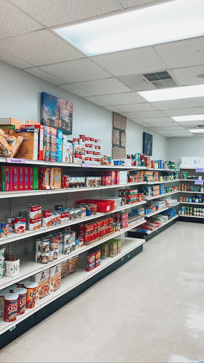 KState's tweet photo. #KState's on-campus food pantry is open to all students &amp; employees. @catscupboardksu provides access to food &amp; hygiene items as well as cooking equipment. Fall semester hours: https://t.co/gjeAMHRePg. 

Donations are also accepted &amp; much appreciated! https://t.co/aCsDJOcEfv https://t.co/HjPdy9enpy