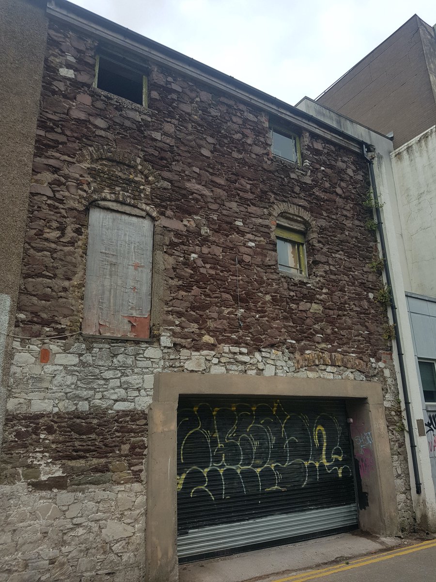 another beautiful decaying historic property in Cork cityright in the centre, ideal for a making space, creative centre, arts venue, so many possibilities  #meanwhileuse  #dereliction  #vacancy  #economic  #opportunity  #circulareconomcy  #regeneration