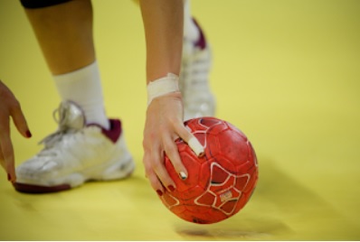 Handbollsfreak's tweet photo. Pest eller kolera? Vem hamnar var i min tabell, vilka lag spelar SM-finaler och vem blir skyttedrottning? https://t.co/tkJzQkLXpn #handboll #SHE #damer #förhandstips https://t.co/IsWSo2xZvC