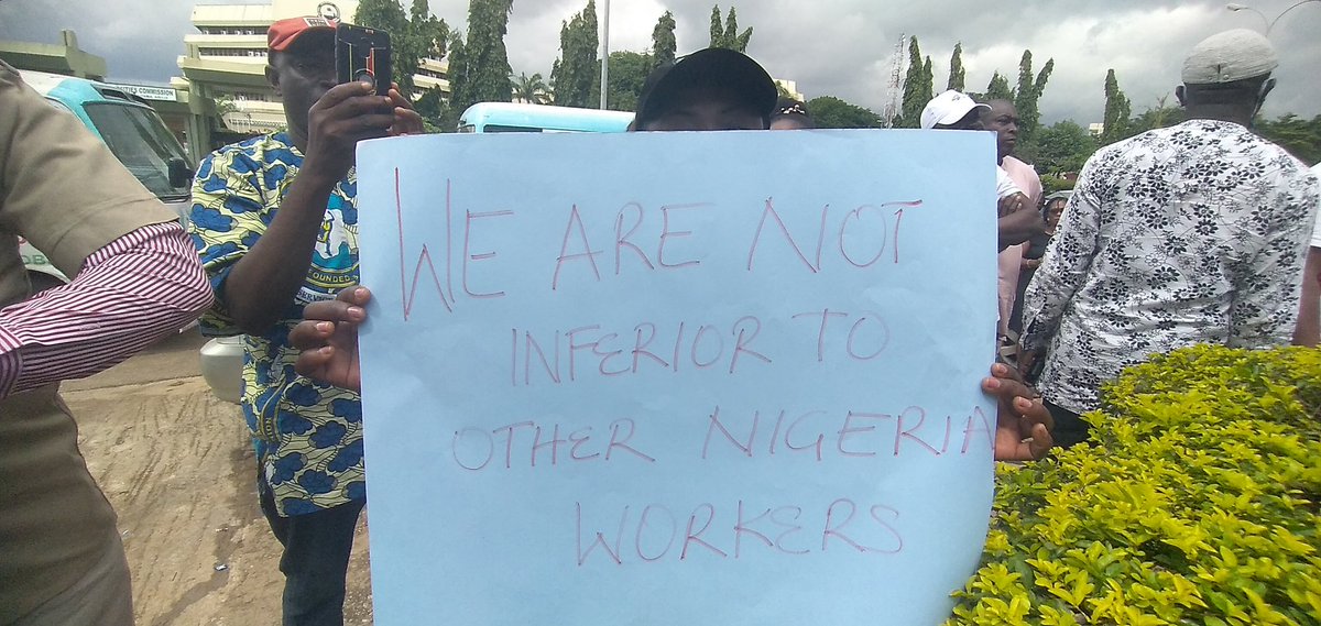 AlphaCustoms's tweet photo. #PublicComplaintsComplaining
Nigerians please help lend a voice, Public Complaints Commission fights for the Ordinary citizens but this @MBuhari Government has neglected them
@segalink @ShehuSani @iam_damayor @Mr_Izrael @SaharaReporters @elmorphy https://t.co/X436UjuCcm