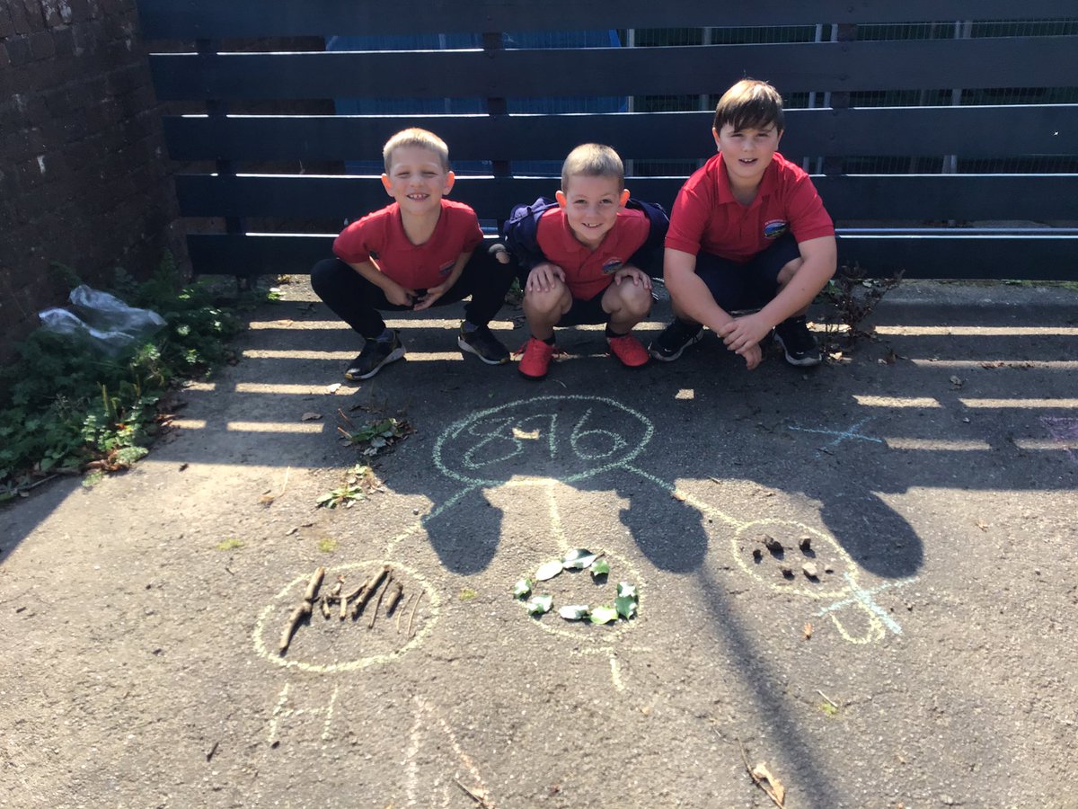 Hendrefoilan's tweet photo. Place value in the sun βοΈ Year 3 took their Maths learning outdoors today.... #hdfp3 #hdfpmaths https://t.co/uMpPCbjGWI