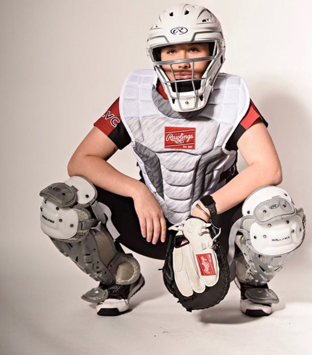 RawlingsSB's tweet photo. We love this set up from Maryville Softball! 🤩 The Velo Chest Protector is one of the best in the game, and comes with a style all it's own. #TeamRawlings #TheFinestInTheField #AdvisorySchool #Repost https://t.co/tNR5YGZgZs
