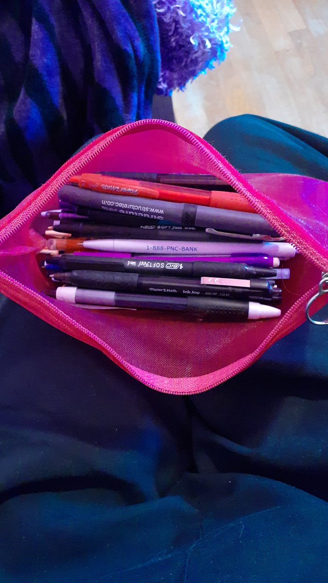 Delong252L's tweet photo. I just solved my pen crisis! #InkRunsDry https://t.co/9ZAPtLsr9S