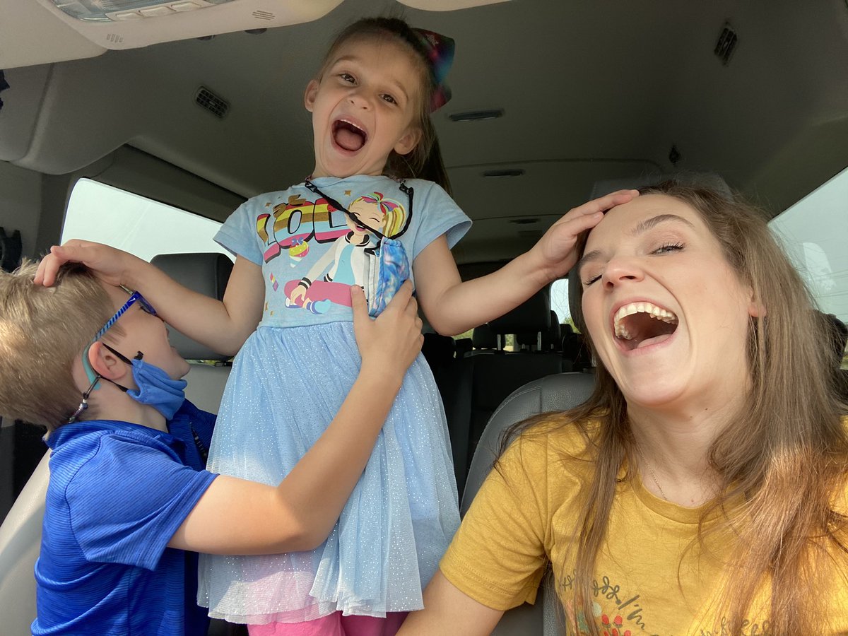 ItsOurWLife's tweet photo. Making funny faces in the car while we wait for their eye appointment. I love these goofballs❤️❤️ https://t.co/v12bTvpxug