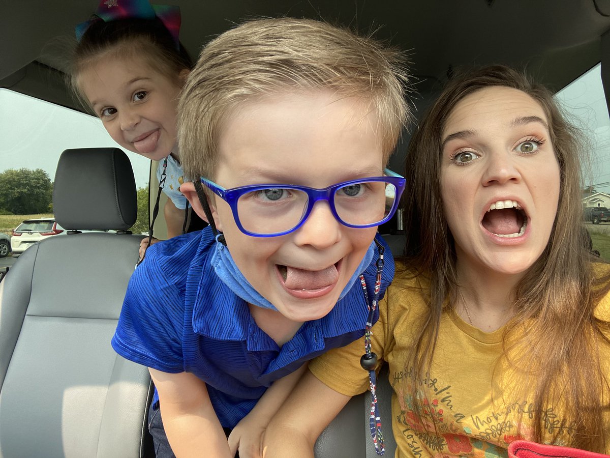 ItsOurWLife's tweet photo. Making funny faces in the car while we wait for their eye appointment. I love these goofballs❤️❤️ https://t.co/v12bTvpxug