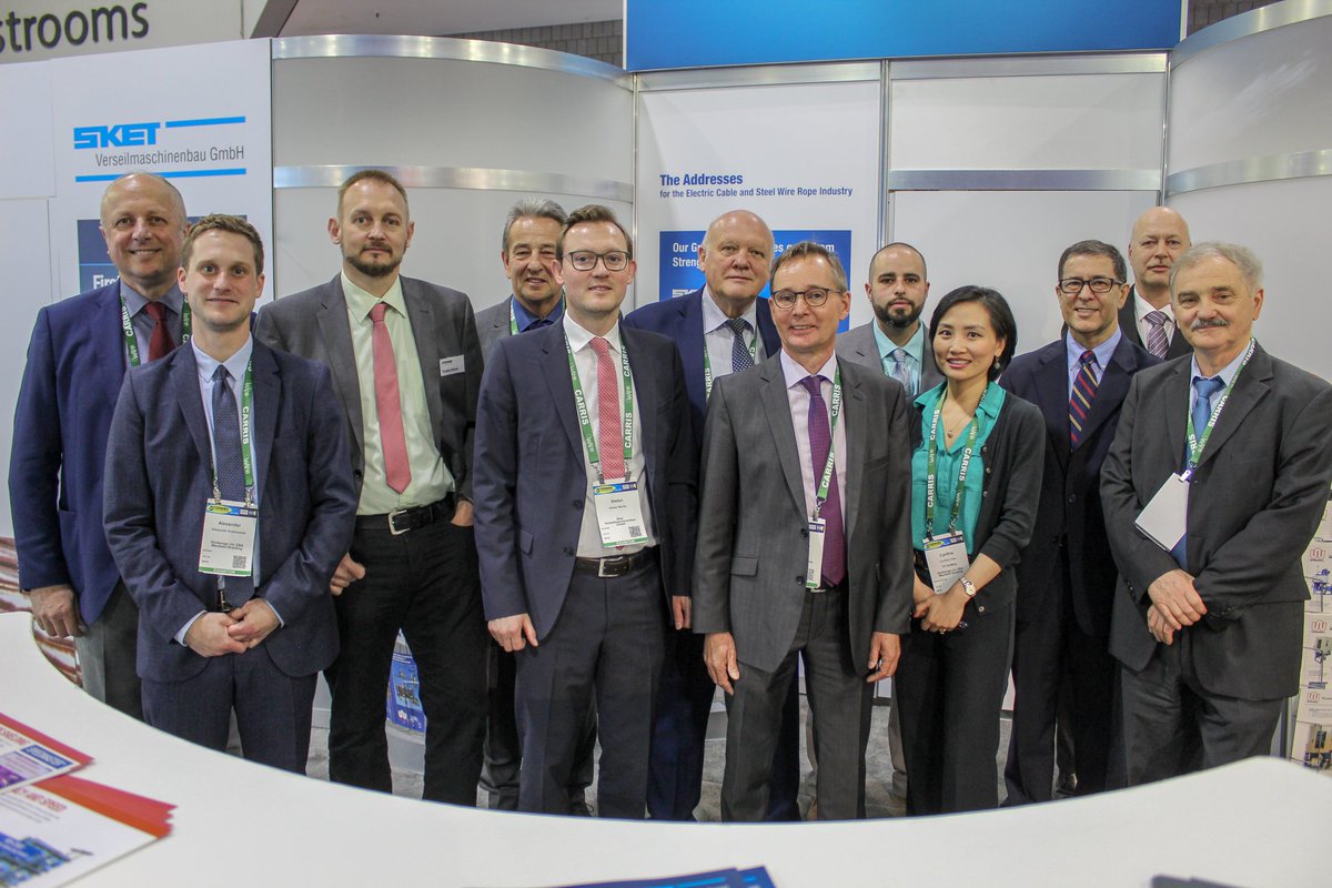 Wardwell_Co's tweet photo. Team Photo at Interwire 2019 #WardwellBraiding #braidingmachine #wire #wirebraiding #Interwire19 @WireAssociation https://t.co/TZOy8UHlfQ
