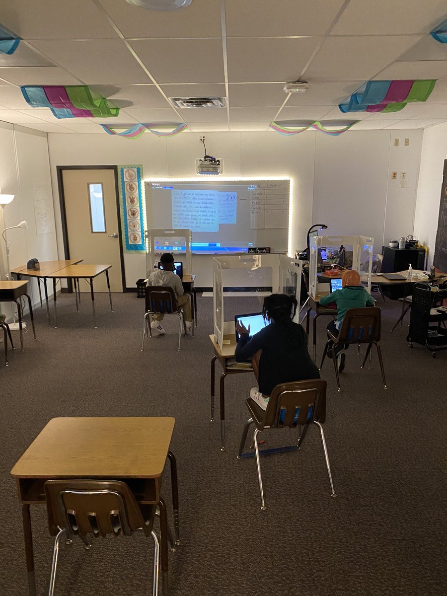 MsRoss110's tweet photo. Blended learning is really hard but today we tried breakout rooms and we had success. It’s the small things! #riseup #sheffield #cfbisd @SheffieldElem @CFBISD https://t.co/U9ypmNipPc