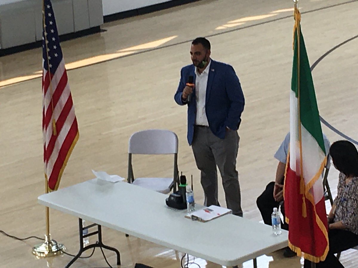 RayDenaro's tweet photo. Today, I joined @AMWilliamColton as Co-Founder of the @Our_BKCommunity to fight for our local restaurant owners and workers. We are demanding further action from our Governor and Mayor to get our local restaurants back on their feet. Thank you to all the participants! https://t.co/DzsgZGgLhv