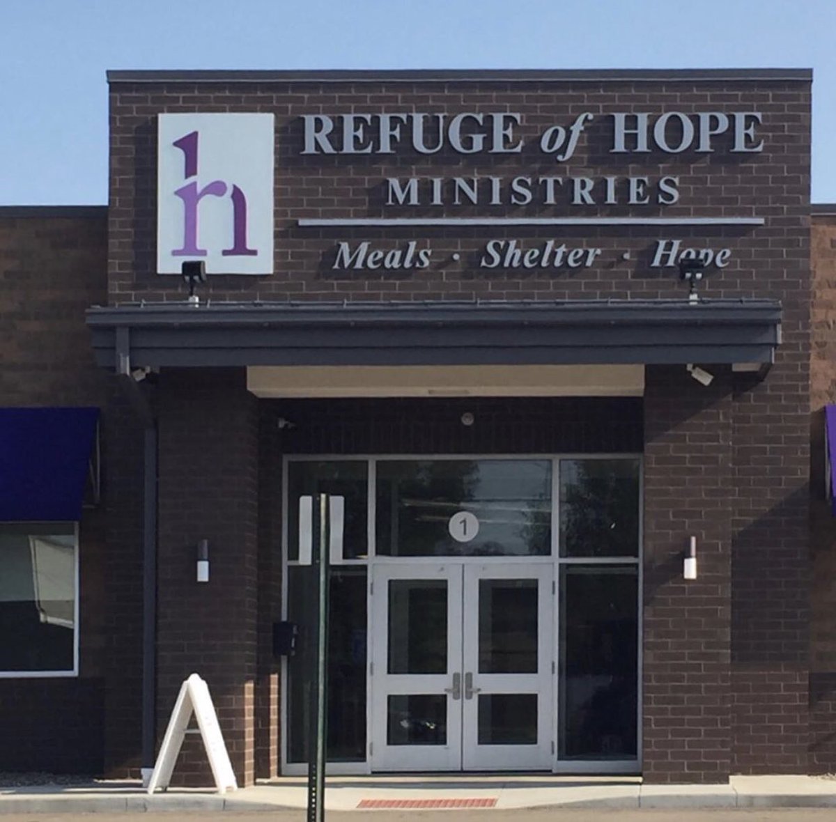 Malone_SAAC's tweet photo. Co-Presidents Christina Williams and Abby Reynolds took a trip to the Refuge of Hope! They delivered boxes of toiletries that Malone SAAC collected this past year. We love supporting the shelter and we couldn’t do it without all your help! https://t.co/WGNv4Yu0cy