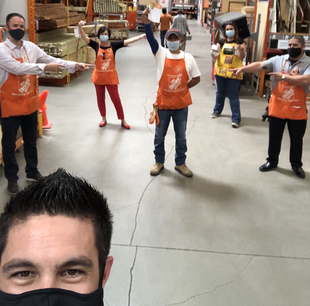 🚨🚨NEW BADGE ALERT🚨🚨Thank you <a href="/CarpenterTrina1/">Trina Carpenter 🐾</a> for stopping by and helping to recognize Albert for his dedication to the store and company with his recent help at the RDC! Thank you Albert for all of your hard work!