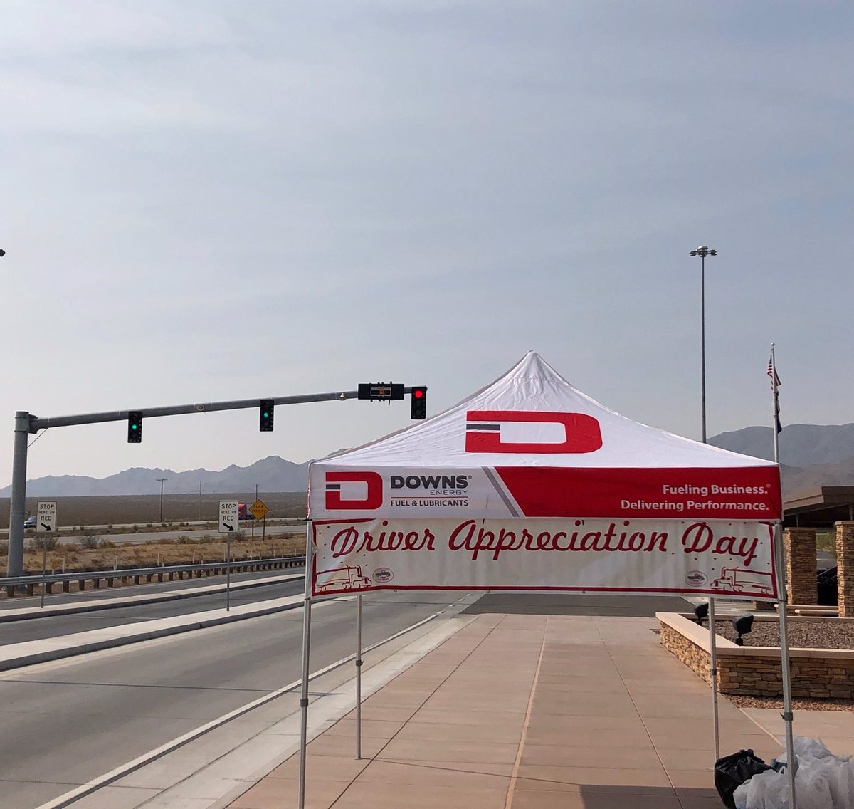 Downs_Energy's tweet photo. #DownsEnergy is proud to be a part of the #CaliforniaTruckingAssociation's #DriverAppreciationDay! Our Sales Manager Ron is working hard at the Mountain Pass Joint Port of Entry near Nipton, CA https://t.co/AbzFvsUuMm