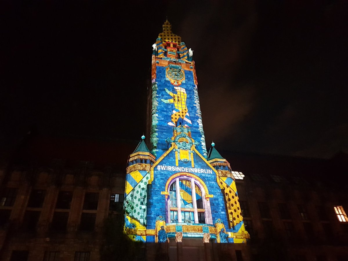 What a night! Das Rathaus #Charlottenburg in ganz neuem Licht. #berlin