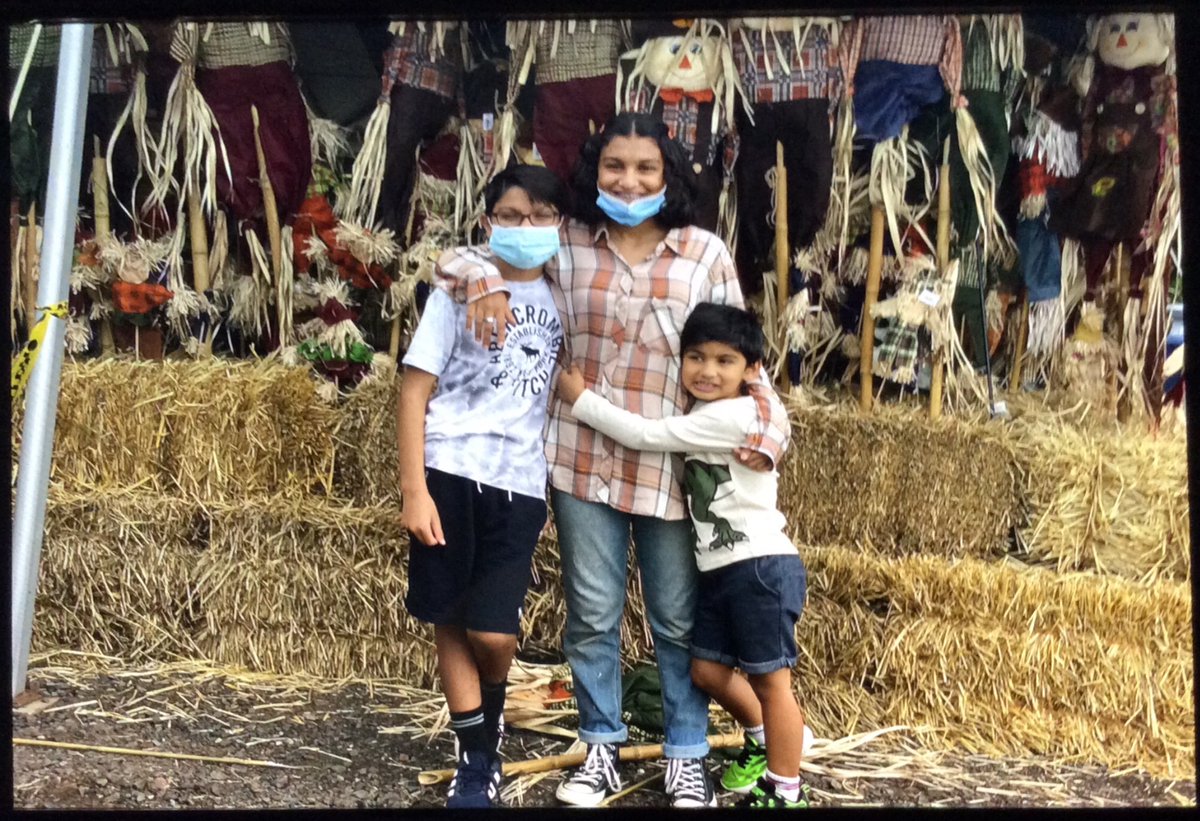 amy_donner's tweet image. When your student makes a text to self connection and sends you a picture of a recent visit to a farm, standing near a bale of hay. #baabaablacksheep @IzaTrapani #vocabulary @MonroeOwls