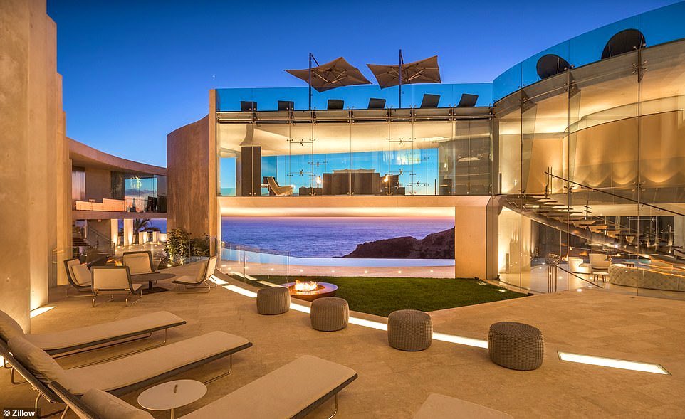 INTERIORPORN1's tweet photo. Had to repost, Alicia Keys’ home is insane 😳 https://t.co/8kku9zHxaS