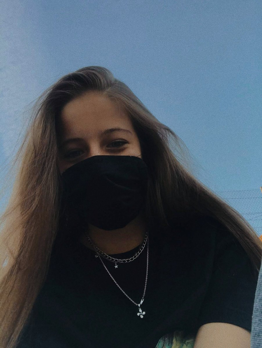 angeela_rg's tweet photo. hola!! soy ánge, tengo 15 y soy de españa. soy #teammultiply y la única diosa a la que le rezo es a cherry. conocí a Ed con thinking out loud (2014/15) y empecé a seguirle más en 2017. soy bastante nueva en el fandom. y poco más ❤️ #IntegracionSheerios https://t.co/8tBljpqd2X