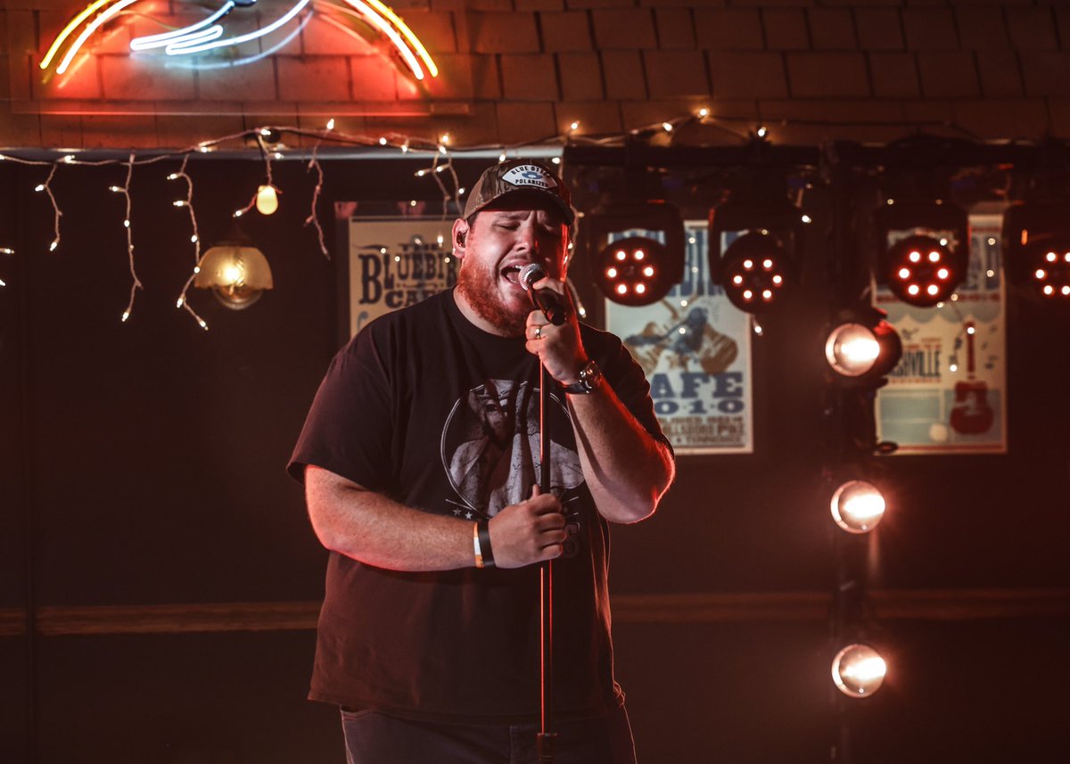 lukecombs's tweet photo. TONIGHT.
#ACMawards https://t.co/fKOUrziuw7
