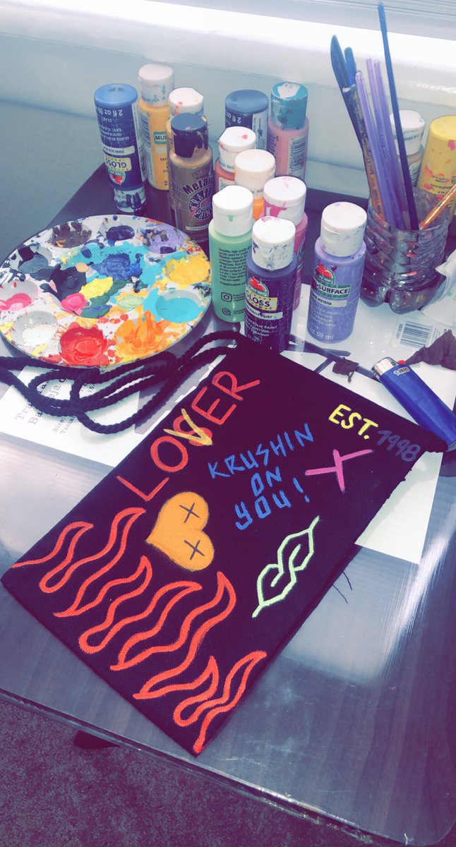 tharealsusie's tweet photo. LATRAE1K ๐งก๐ฏ๐ฆ
๐ฅ
#handpaintedbags #byLATRAE #suecasso #BlackOwnedBusiness #252 #919 #336 #704 #404 #ncat #uncg #nccu
also go shop w my boy @iSavonte #1K https://t.co/BuPNwyYO4L
