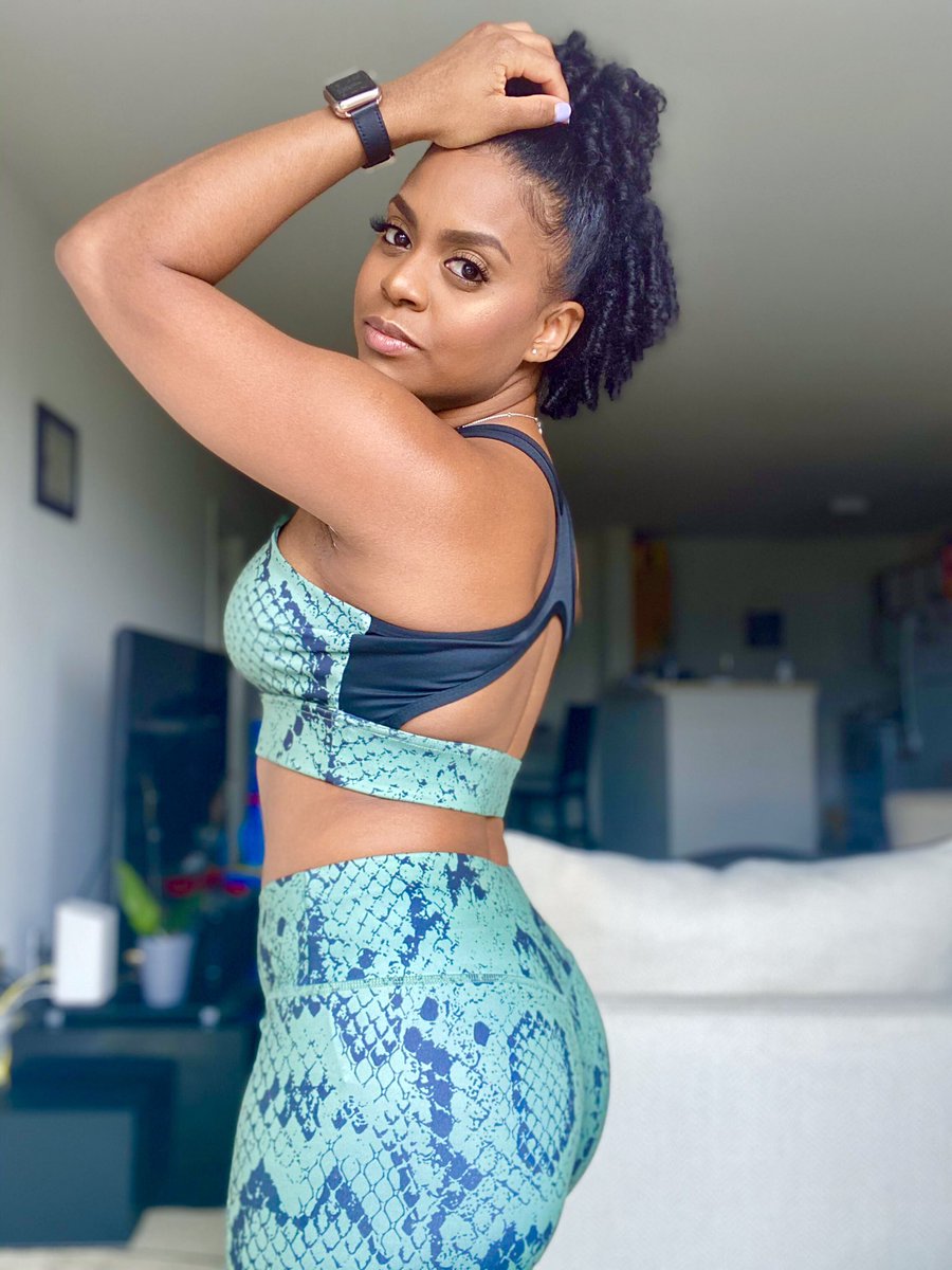 Racq_Star's tweet photo. Workout ready 💪🏽 https://t.co/5tJ6nuciKR