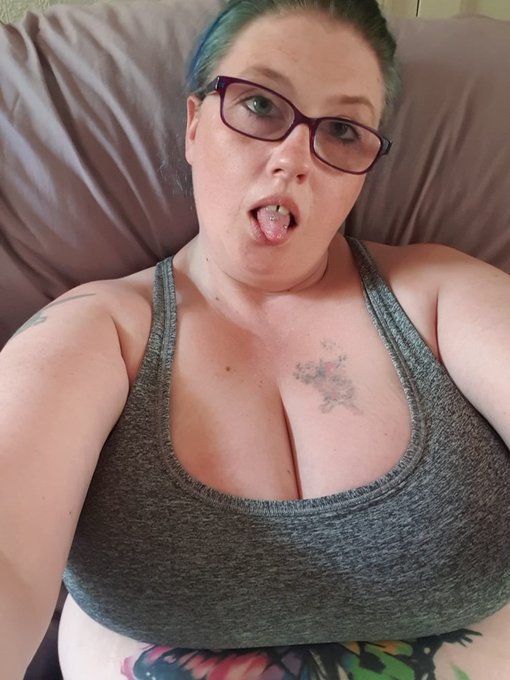 All alone and horny   Live on cam here 👇   https://t.co/8pEWK4YmkU  @Daisyadultpromo @DutchPornPromo<a href="/tag/bbw"class="tags"><span>#bbw</span></a><a href="/tag/webcam"class="tags"><span>#webcam</span></a><a href="/tag/nsfw"class="tags"><span>#nsfw</span></a>