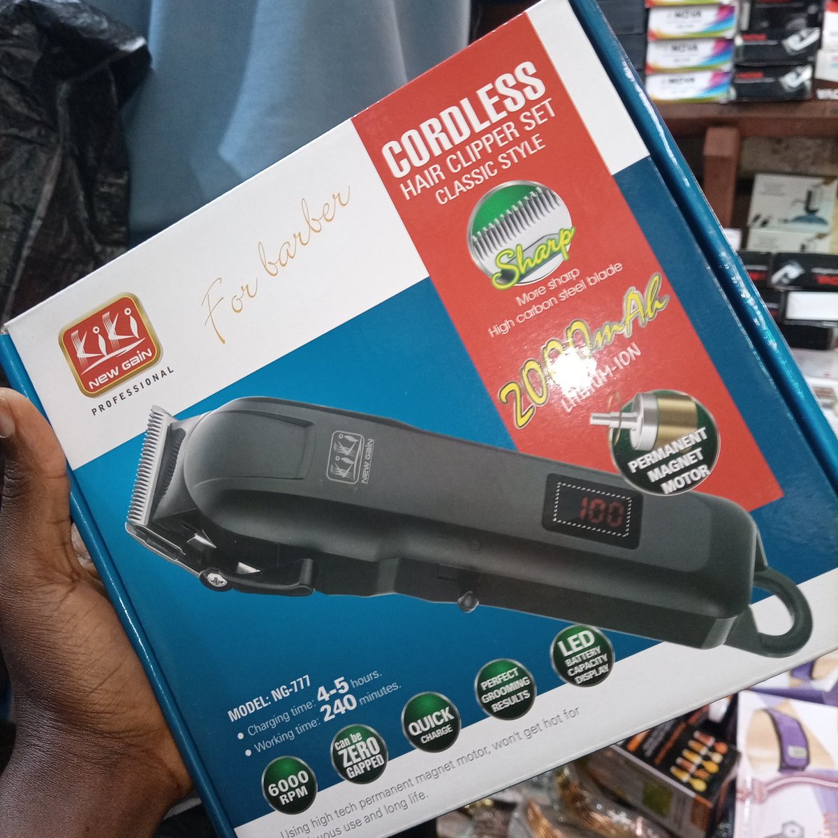 @MARKETPLACEGRP1 Rechargeable 2000mah Cordless Clipper. Quick charge Led battery capacity display. Price :N7500. Nationwide delivery 🚚