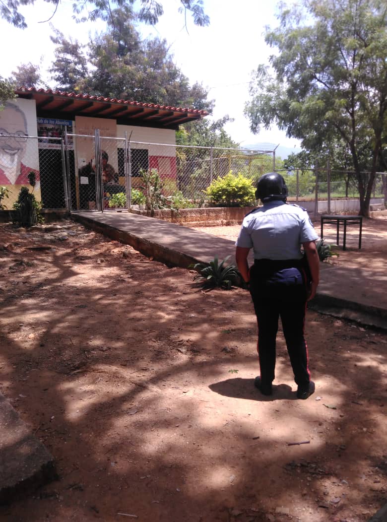 #16Sep En el marco del Dispositivo de Seguridad Miranda Más Segura 2020, funcionarios de  @Policia_Miranda  realizaron recorrido y supervisión en el Parque de Trapichito #Guarenas @argotte5 @HectoRodriguez @NicolasMaduro 
#SaludYEducaciónEnCasa