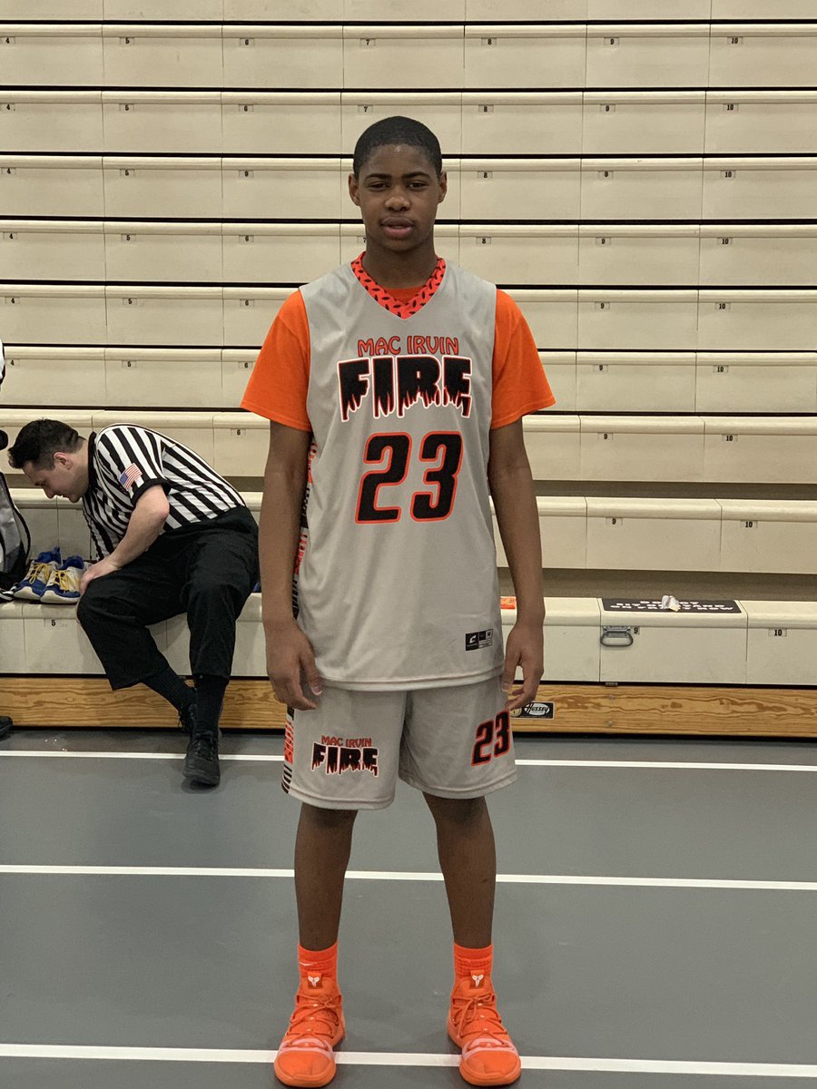 I know it’s early for the 2025 class, but Ewell Clinton Jr. 6’4 WF is definitely one of the Top players in that class ... currently ranked nationally at #38 <a href="/WisBBYearbook/">Mark Miller</a> <a href="/PrepHoopsIL/">Prep Hoops Illinois</a> <a href="/PrepHoops_WI/">Prep Hoops Wisconsin</a> <a href="/TheMacIrvinFire/">Mac Irvin Fire</a>