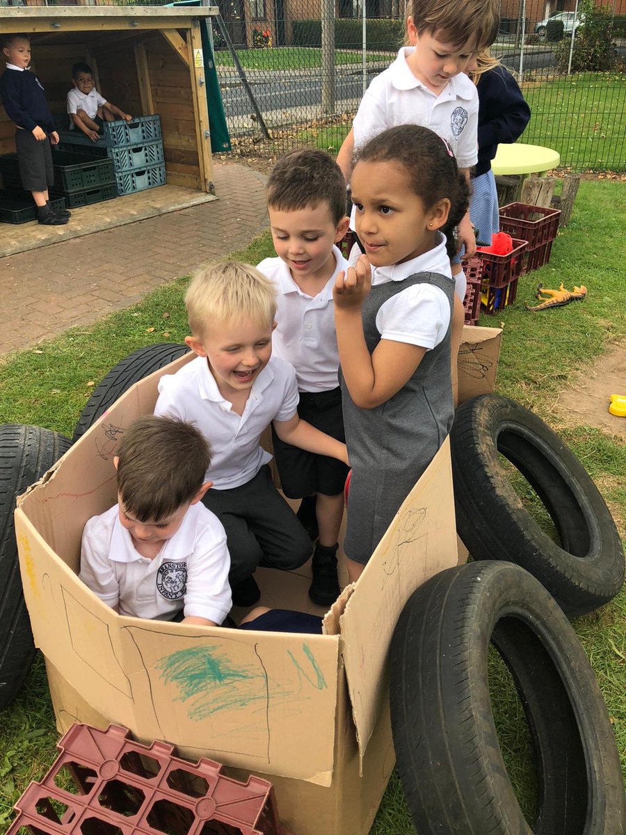 BranstonInfant1's tweet photo. When you get a new delivery and the best part is the huge box! #eyfslife #boxgoals #imagination #teamwork #outdoorlearning https://t.co/sq10gQgvNu