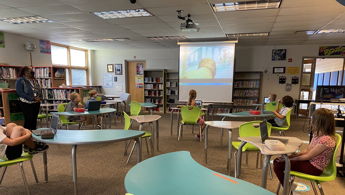 Ledgeview_Lib's tweet image. Introduced Mrs.Brys class to my google classroom and Bitmoji library! We also watched “Library Lion” on Storyline online while children choose books 1x1!
#AdaptingOvercomingAndFlexibility #ledgeviewlibrary @KristenCottrel5 @AngelaWojtecki