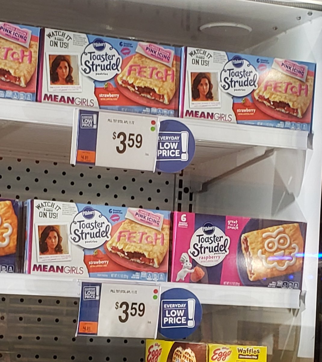 AmyHardTimes's tweet image. What year is it??
#MeanGirls #ToasterStrudel