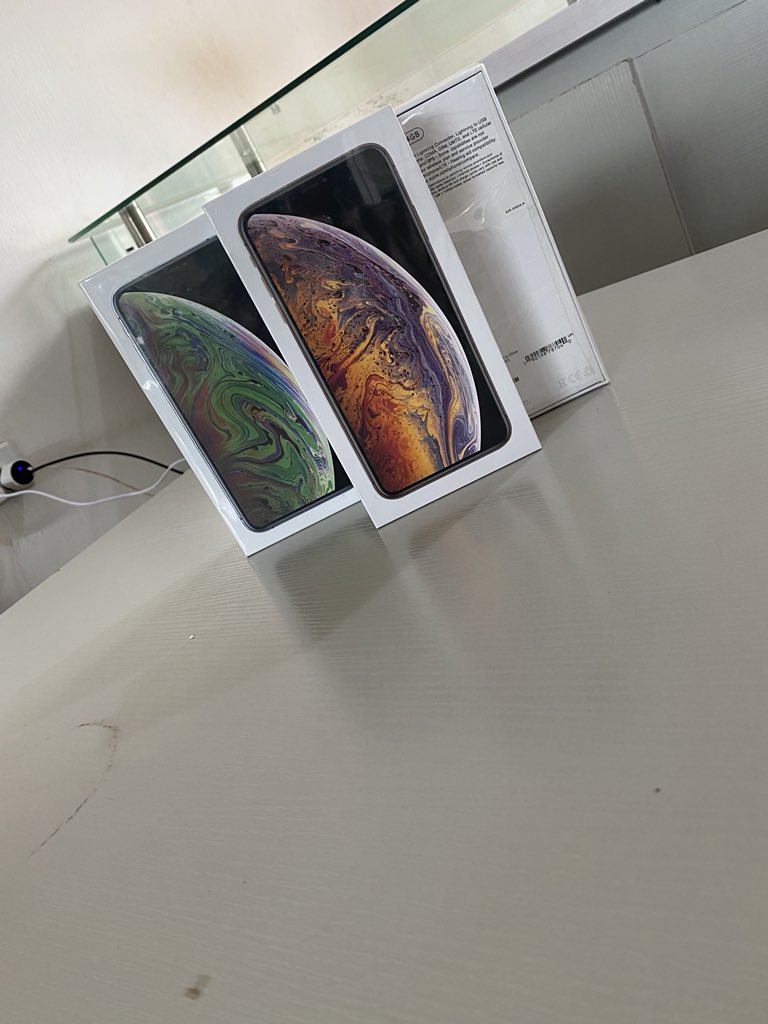 NIS_iphones's tweet photo. iPhone Xsmax
Dual sim
Price 330k
Dm or call 08031170005
Shop live or online
Nationwide delivery 
Pls RT my hustle 
My customer might be on ur TL 
@Deeva4dlord @moderate_ustaz @__yellows @Prince__zango @Mohnice_ @dadeen__ @Phones_Plug https://t.co/AsKGZmmqbq