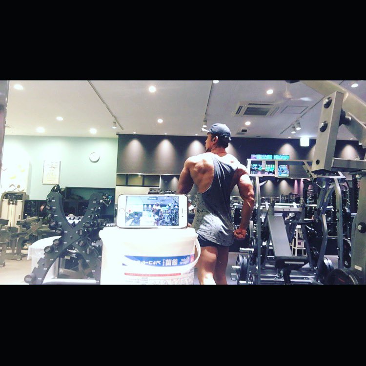 ポティト 僕はナルシストです 自分の筋肉写メ腐るほどあります笑 この写真2年前ですが ウエストを細く よりvシェイプに見える 筋肉の付け方を見つける これって大事 筋トレ ナルシスト フィジーク T Co Eeasazcb8t Twitter