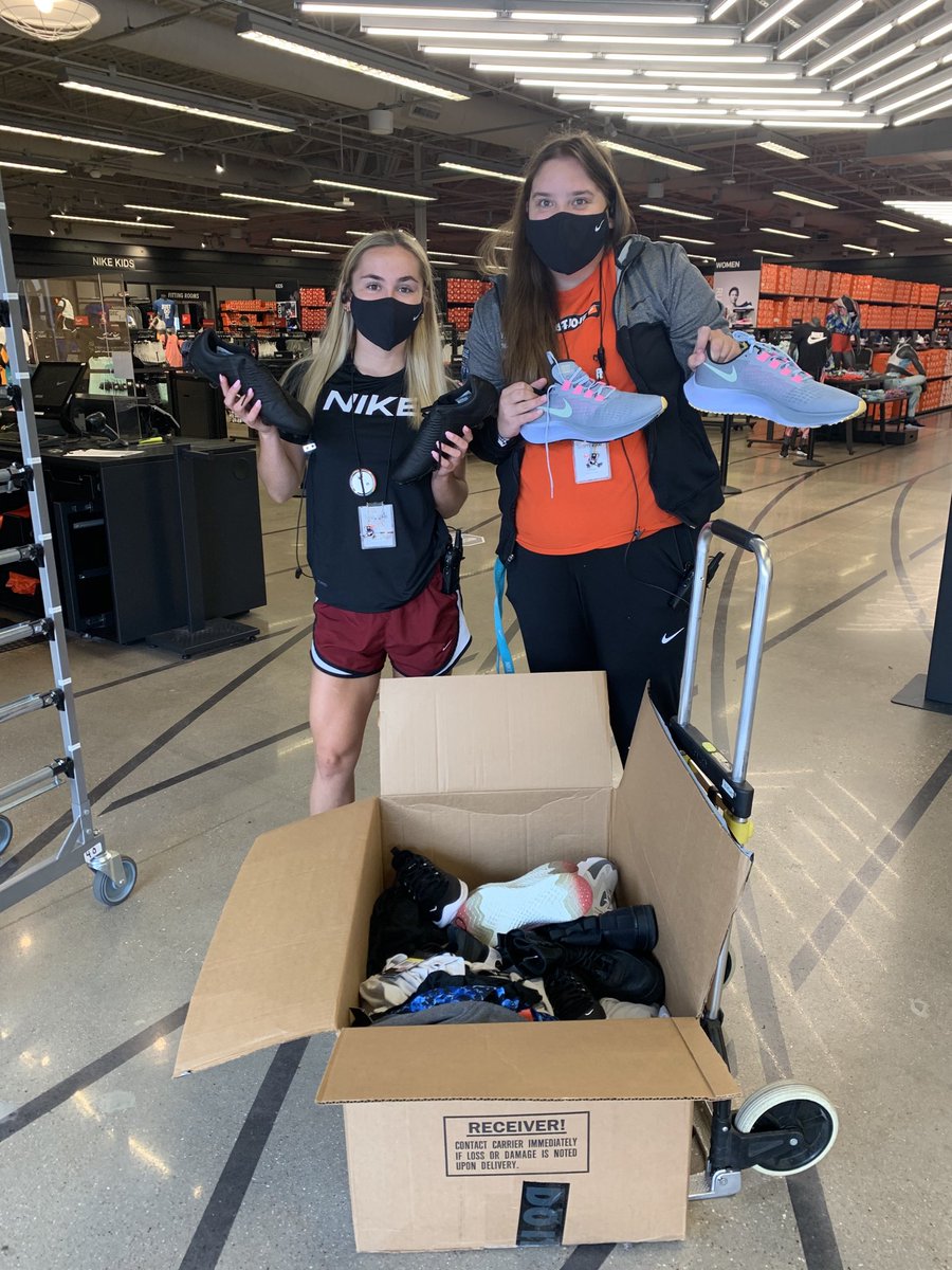 ⁦<a href="/nikestore/">Nike.com</a>⁩ for the win again! ⁦<a href="/RoundRockISD/">Round Rock ISD</a>⁩ appreciates your  generous and continued support! Your donations will make some students very happy! ⁦@Mrs_Le⁩ ⁦<a href="/Nike/">Nike</a>⁩ ⁦@sfloresRRISD⁩