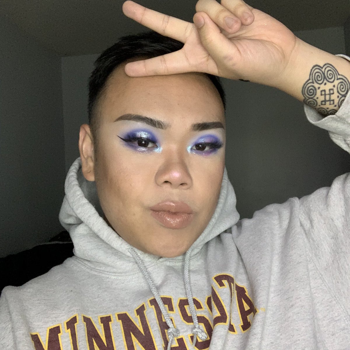 JohnnyYahn's tweet photo. Hi @NikkieTutorials and @beautybay 

Please notice me ❤️ https://t.co/cwCVDIsBfa