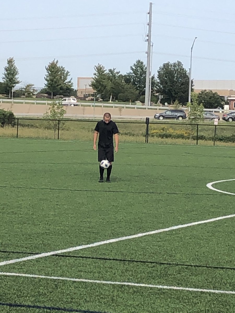 fzwjaguarsoccer's tweet photo. Amazing display of juggling today by Mike Houston. 7,725 juggles without the ball touching the ground😳 https://t.co/zs98nzL9Ls